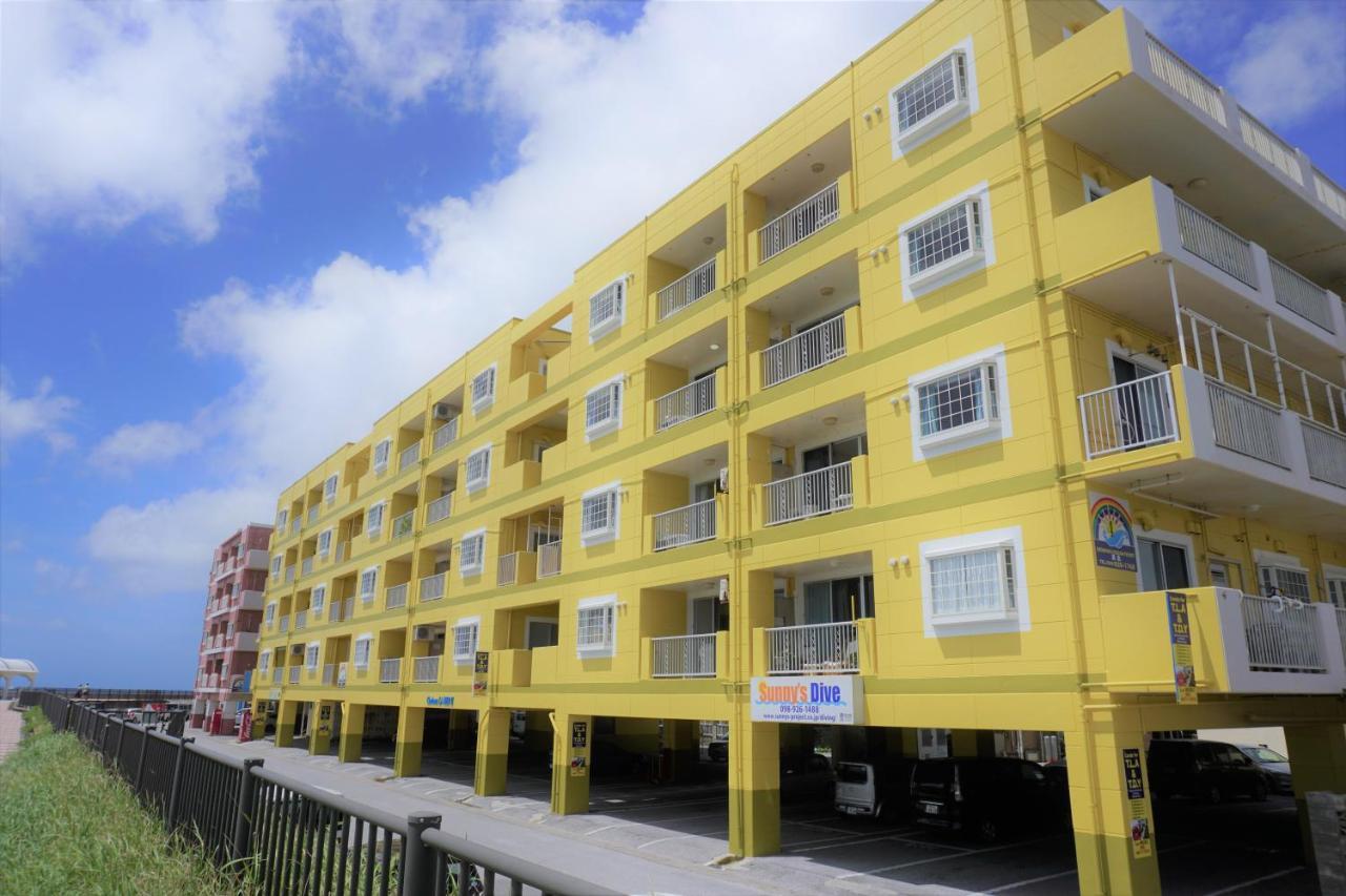 Hotel Okinawa Ocean Front à Chatan Extérieur photo
