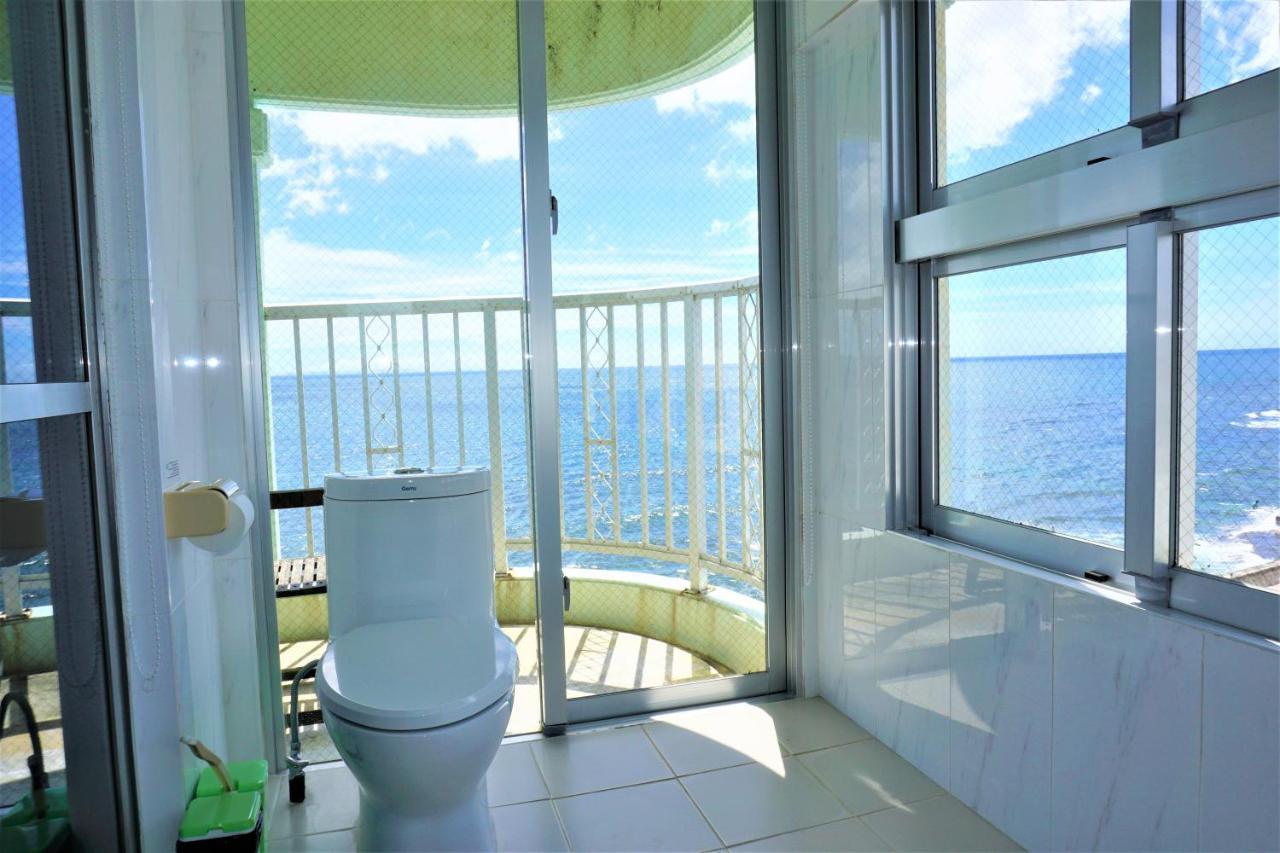 Hotel Okinawa Ocean Front à Chatan Extérieur photo
