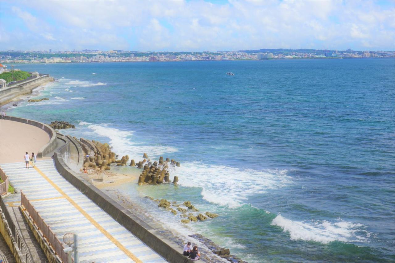 Hotel Okinawa Ocean Front à Chatan Extérieur photo