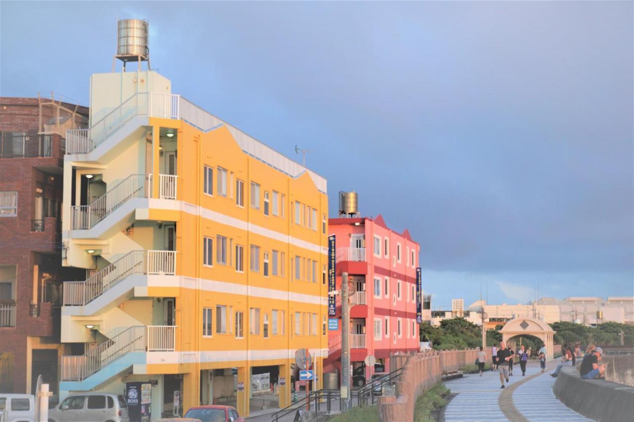 Hotel Okinawa Ocean Front à Chatan Extérieur photo