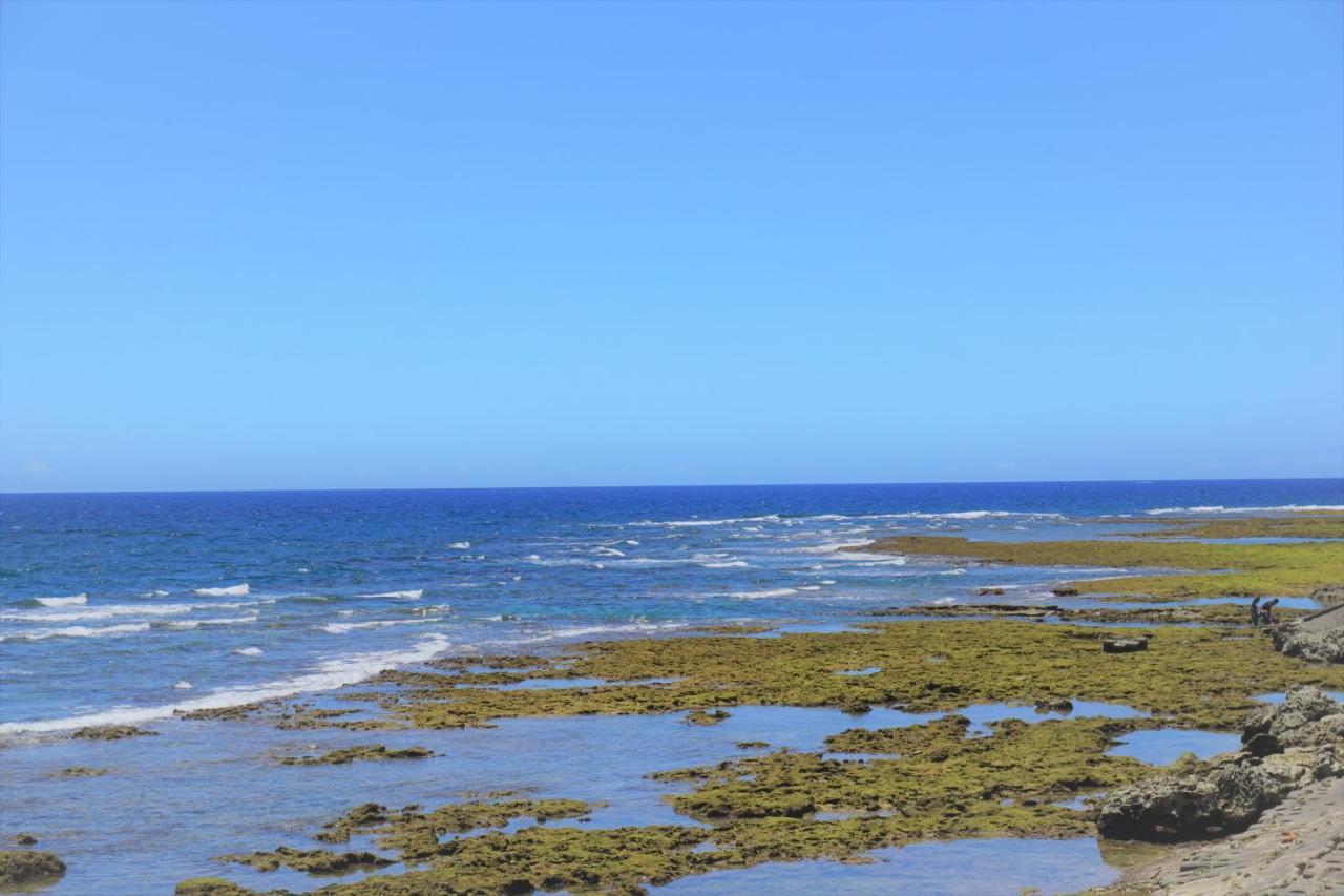 Hotel Okinawa Ocean Front à Chatan Extérieur photo