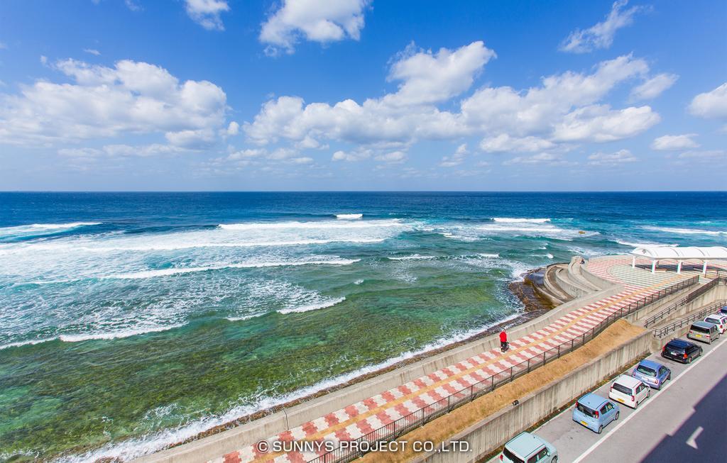 Hotel Okinawa Ocean Front à Chatan Extérieur photo