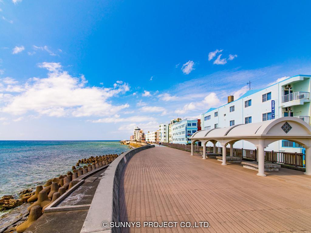 Hotel Okinawa Ocean Front à Chatan Extérieur photo
