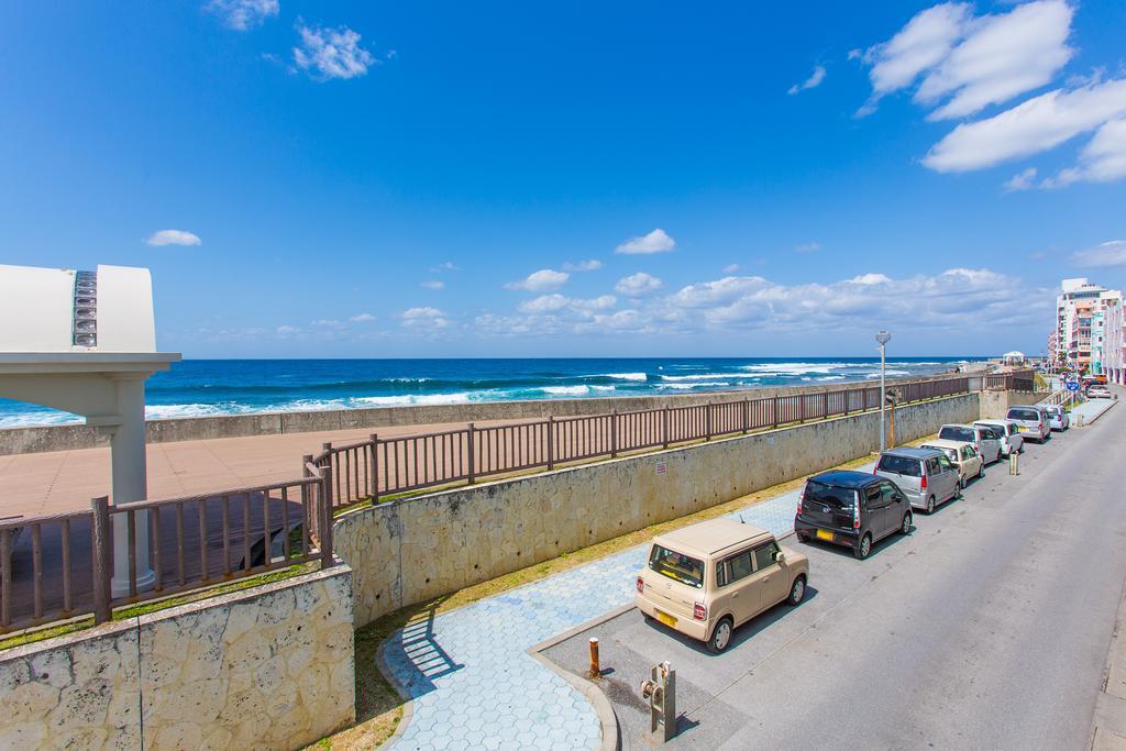 Hotel Okinawa Ocean Front à Chatan Extérieur photo